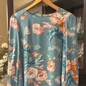 LOFT Blouse w/Gold Button Details at Sleeves and Back Neckline